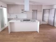 Última fração disponível* T2 com arrecadação, situado na...