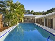 Ultimate Coastal Escape: Dream Family Home just 700m to...