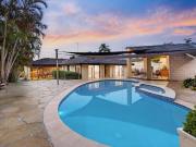 5 Bedroom Entertainment Home!