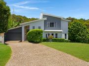 Ultimate Family Entertainer in a Peaceful Leafy Cul de Sac