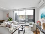 Ultra Chic with an Entertainers Balcony