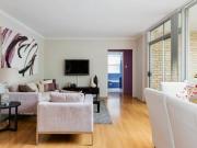 Ultra Convenient Woollahra Apartment