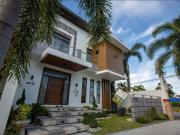 Ultra Luxurious Mansion in Exclusive Gated Community...