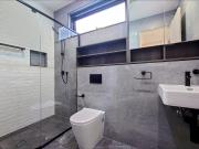 Luxury 5 Bedroom Enormous, Modern, Spacious, Private