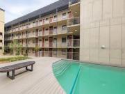 ultra modern 2 bedroom apartment to.