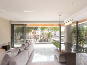 Um endereço nobre, um projeto impecável — e uma ex