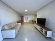 UM LUGAR IMÓVEIS ALUGA Apartamento Amplo com 3 Suítes no...