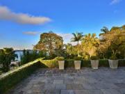 Um Refúgio de Alma Nobre à Beira da Represa do...