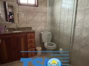 Uma casa incrãvel 05 quartos, 04 suãtes. Essa...