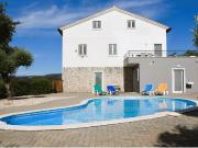 Uma excelente propriedade de 6 quartos com piscina em um...