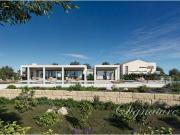 Uma moradia nova, com uma ruína meticulosamente...