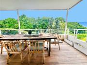 UMGEBEN VON VIEL GRÜN MIT FREIEM BLICK IN DER NÄHE DES...