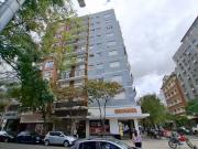 Un ambiente a la calle con balcón H. Irigoyen 1707...