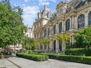 Un appartement duplex en étage élevé