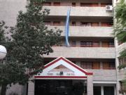 Un dormitorio parque central frente a club pacifico