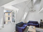Comme une maison sous les toits de Paris