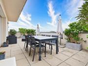 UN ESPRIT PENTHOUSE SUR 100 M2 DE TERRASSE AVEC JACUZZI...