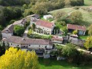 Un hameau authentique et autonome aux portes du Périgord...