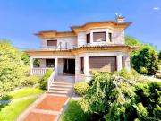 Un hogar con encanto y piscina en Porriño