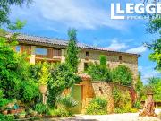 Un lieu unique avec potentiel, mas provençal sur plus de...