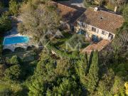 Un mas de caractère, empreint d’authenticité et...