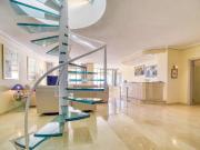 Un oasis privado de lujo con terraza panorámica, jacuzzi...