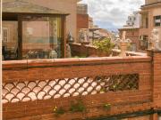 Un refugio en el centro de Manresa: jardín, piscina y...