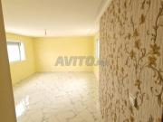 Un studio vide à louer, Maison de la presse