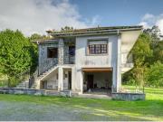 UNA CASA CON ALMA EN EL CORAZÓN DE BRIÓN, A UN PASO DE...