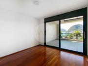 A WINDOW OVER THE LAKE: ELEGANT APARTMENT WITH VIEW TO...