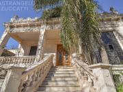 Una Joya de Época con Escalinata de Mármol y Fachada de...