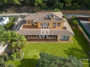Una villa de lujo en una zona muy tranquila y a 1 km. De...