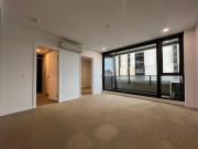 Unbeatable location 2 bedrooms apartment in MELBOURNE CBD!