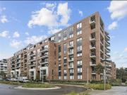 Unbeatable Location in a Light Filled Apartment