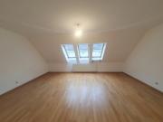 UNBEFRISTET Dachgeschoßwohnung zum Wohlfühlen