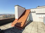 Unbefristete 4 Zimmer Dachgeschosswohnung mit...