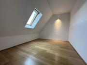 UNBEFRISTETE Dachgeschoss mit 6 Zimmern, 2 Terrassen &...