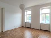 UNBEFRISTETE HELLE ALTBAUWOHNUNG IN U1 NÄHE