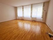UNBEFRISTETET, INNSTRASSE, gepflegte 89 m2 Altbau,...