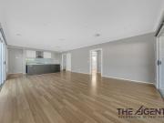 Unblocked Views Over Skeleton Waterholes Creek – Stylish...