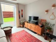 Under Checks*1 bedroom flat with private garden
