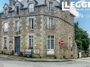 Charmant moulin converti offrant huit chambres à coucher... Charmant moulin converti offrant huit chambres à coucher...