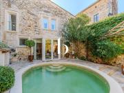 Une exceptionnelle Maison de village avec commerces à pied !
