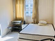 une grande chambres