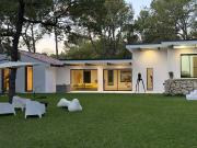 Une maison d’architecte à proximité de Puyricard et de...