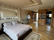 Une trés belle villa vide avec piscine à bouskoura