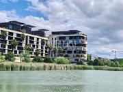 Une vie suspendue entre ciel et eau Port Marianne,...