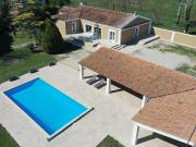 Une villa avec piscine et potentiel constructible
