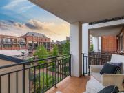 UNFURNISHED 1 BEDROOM, 2 BATHROOM APARTMENT