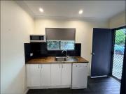 Unfurnished 2 Bedroom 1 Bathroom Apartment Cairns North